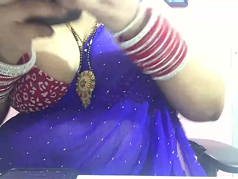 Snapshot of Desi_bhabhiii chatting on 01/17/25, 06:04 Desi bhabhiii online show from 01/17/25, 06:04