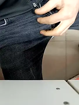 Snapshot of fatih1111 chatting on 12/23/24, 06:55 fatih1111 online show from 12/23/24, 06:55