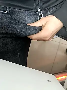 Snapshot of fatih1111 chatting on 12/23/24, 11:25 fatih1111 online show from 12/23/24, 11:25