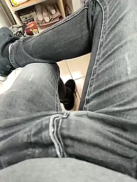 Snapshot of fatih1111 chatting on 12/29/24, 10:12 fatih1111 online show from 12/29/24, 10:12