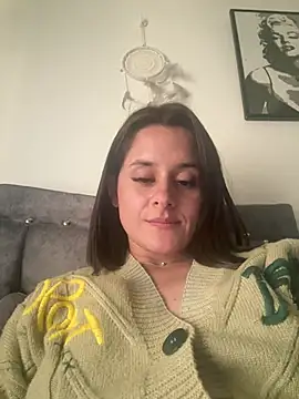 Snapshot of Alice_milf_ chatting on 06/25/26, 07:18 Alice milf online show from 06/25/26, 07:18