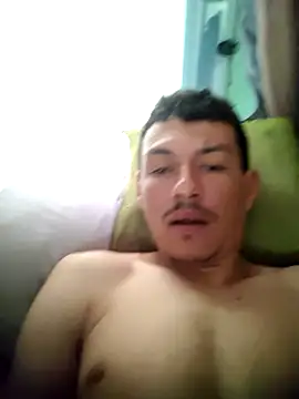 Snapshot of jhomgostosomg chatting on 11/16/25, 01:39 jhomgostosomg online show from 11/16/25, 01:39