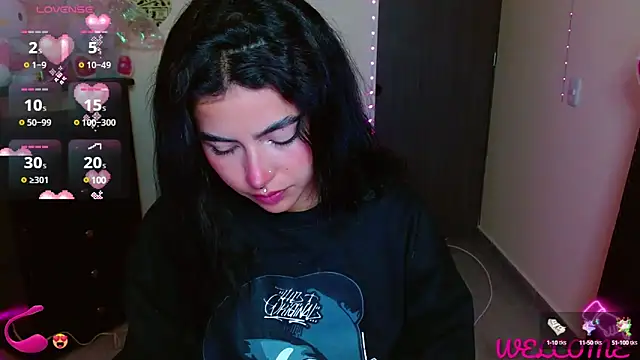 Snapshot of _luna_torres chatting on 03/19/25, 06:24  luna torres online show from 03/19/25, 06:24