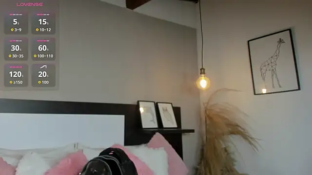 SaraaJhonsonn online show from 03/17/26, 02:42