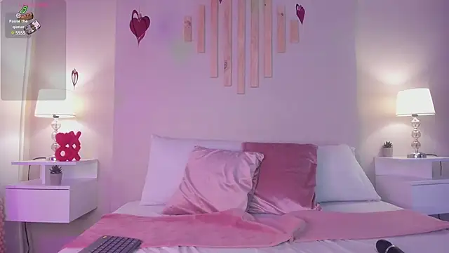 VictoriaNoah  online show from 02/13/25, 07:31