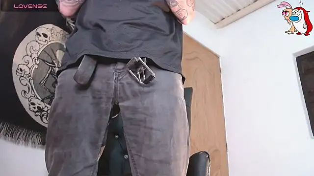 Snapshot of ren_stipee chatting on 11/27/25, 10:23 ren stipee online show from 11/27/25, 10:23