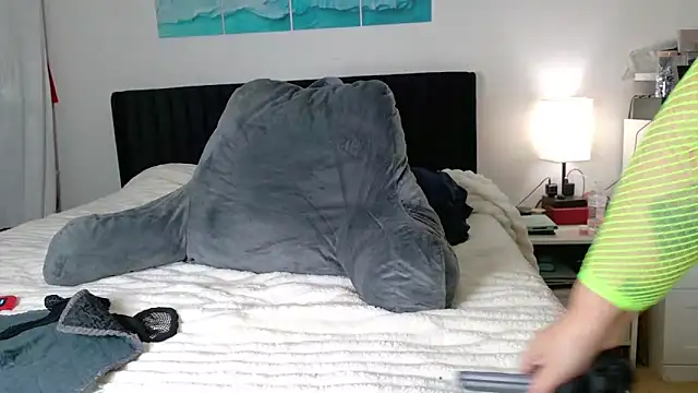 Snapshot of SpikedBella chatting on 02/28/25, 09:44 SpikedBella online show from 02/28/25, 09:44