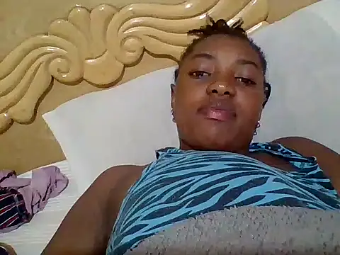 Snapshot of Zara_Twilight chatting on 12/08/24, 01:02 Zara Twilight online show from 12/08/24, 01:02