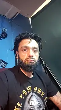 Snapshot of C8L3U chatting on 01/08/25, 11:21 C8L3U online show from 01/08/25, 11:21