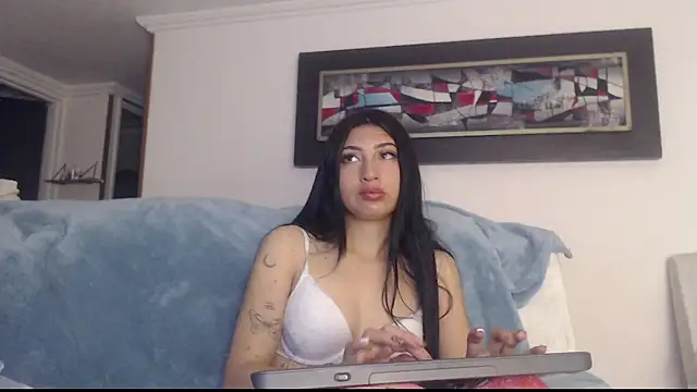 Snapshot of Nicolette_ks_ chatting on 09/19/25, 04:58 Nicolette ks online show from 09/19/25, 04:58