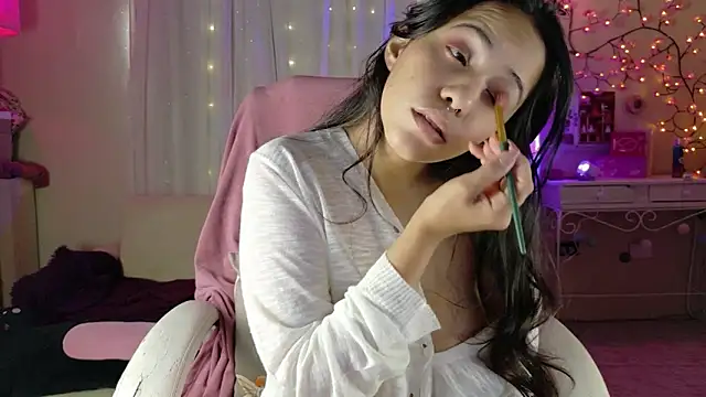 AllisonCatUwU online show from 04/18/26, 03:49