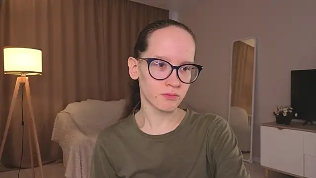 Snapshot of BettyBrowni chatting on 05/14/26, 04:03 BettyBrowni online show from 05/14/26, 04:03