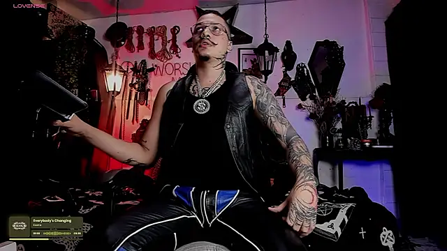 Snapshot of allanhurtss chatting on 01/15/26, 06:33 allanhurtss online show from 01/15/26, 06:33