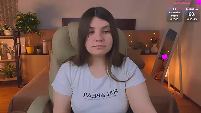 Viola  Shy online show from 05/30/26, 09:23