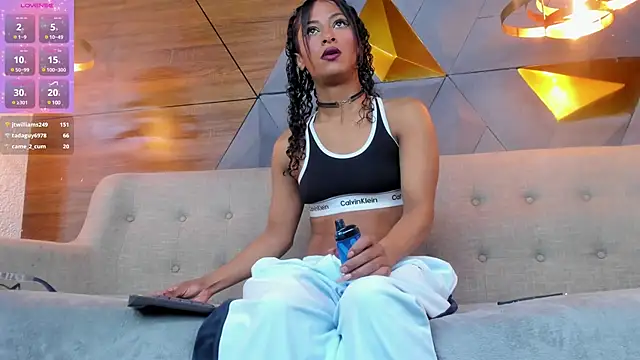 Snapshot of sarah_banks1 chatting on 01/23/25, 07:07 sarah banks1 online show from 01/23/25, 07:07