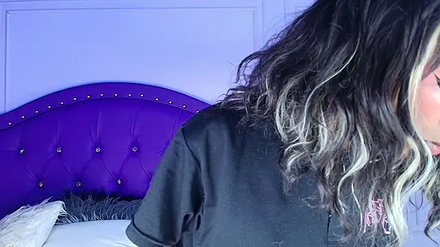 sarah banks1 online show from 06/25/26, 11:04