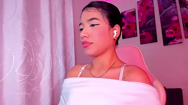 Alissarhys26 online show from 02/10/25, 12:30