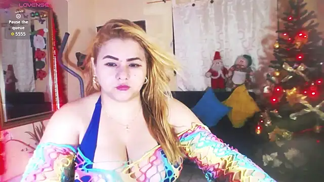 Snapshot of Charlotte_mh chatting on 12/18/25, 09:15 Charlotte mh online show from 12/18/25, 09:15