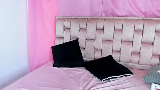 Emma Evelyn online show from 09/27/25, 08:25