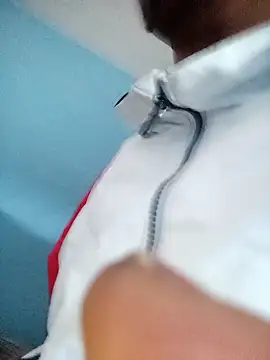 Snapshot of Leonul chatting on 12/11/24, 03:26 Leonul online show from 12/11/24, 03:26