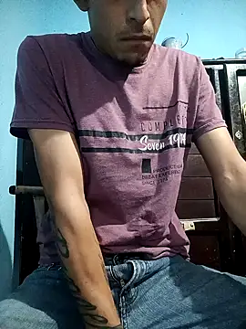 Snapshot of Leonul chatting on 12/13/24, 04:43 Leonul online show from 12/13/24, 04:43