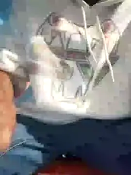 Snapshot of Leonul chatting on 12/18/24, 09:25 Leonul online show from 12/18/24, 09:25