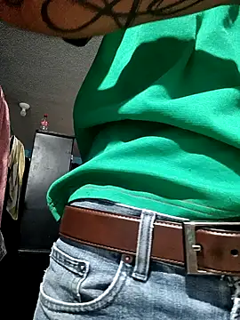 Snapshot of Leonul chatting on 12/20/24, 06:19 Leonul online show from 12/20/24, 06:19