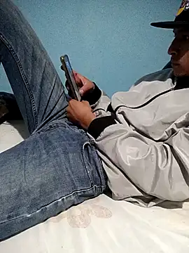 Snapshot of Leonul chatting on 12/24/24, 05:16 Leonul online show from 12/24/24, 05:16