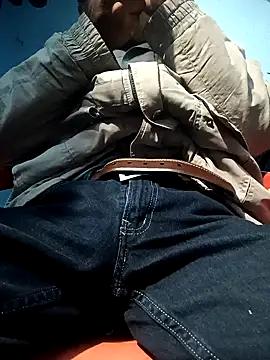 Snapshot of Leonul chatting on 12/31/24, 08:04 Leonul online show from 12/31/24, 08:04