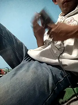 Snapshot of Leonul chatting on 02/02/25, 08:24 Leonul online show from 02/02/25, 08:24