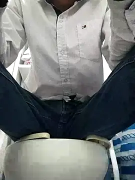 Snapshot of Leonul chatting on 02/19/25, 05:16 Leonul online show from 02/19/25, 05:16