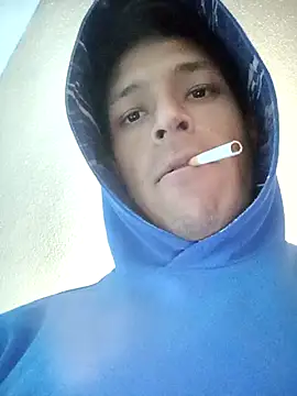 Snapshot of Leonul chatting on 03/04/25, 10:24 Leonul online show from 03/04/25, 10:24