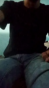 Snapshot of Leonul chatting on 03/22/25, 06:11 Leonul online show from 03/22/25, 06:11