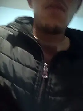 Snapshot of Leonul chatting on 10/05/25, 06:12 Leonul online show from 10/05/25, 06:12