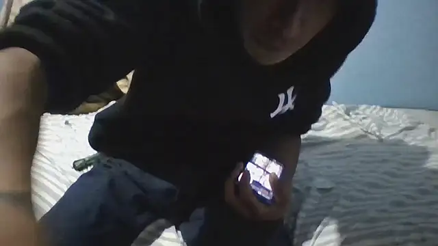 Snapshot of Leonul chatting on 03/18/26, 06:44 Leonul online show from 03/18/26, 06:44