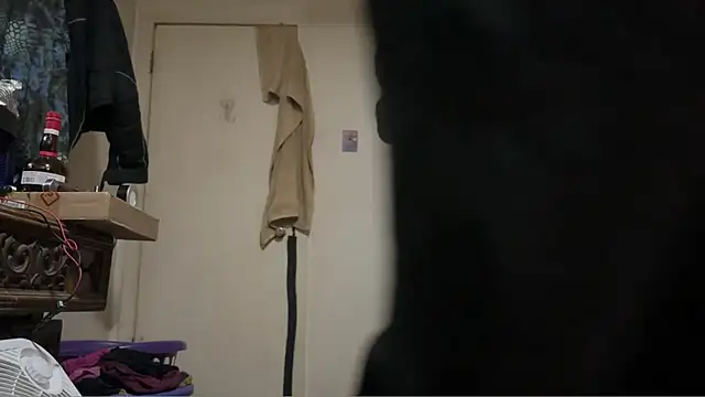 Snapshot of pipeload1275 chatting on 03/05/26, 03:24 pipeload1275 online show from 03/05/26, 03:24