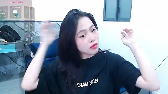 Lin SiYee online show from 10/30/25, 12:17