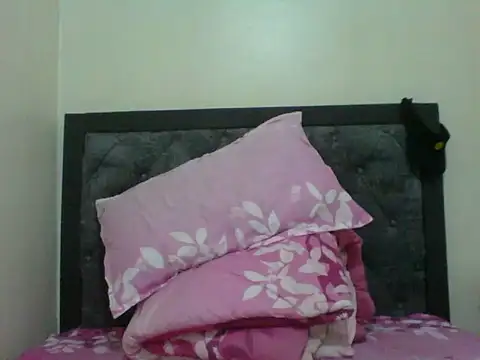 Snapshot of girltotok chatting on 12/19/25, 06:37 girltotok online show from 12/19/25, 06:37