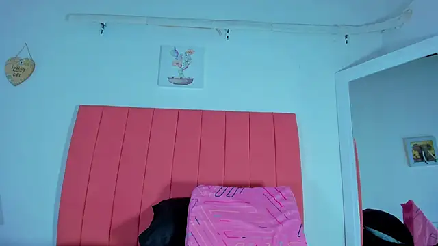 valen rose0 online show from 01/22/25, 12:06