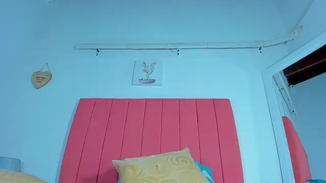 valen rose0 online show from 03/05/25, 03:18