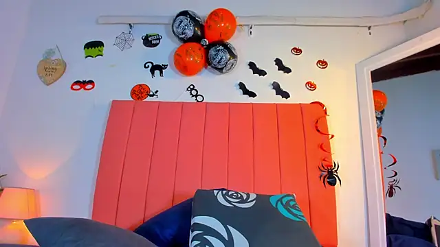 valen rose0 online show from 10/29/25, 12:07