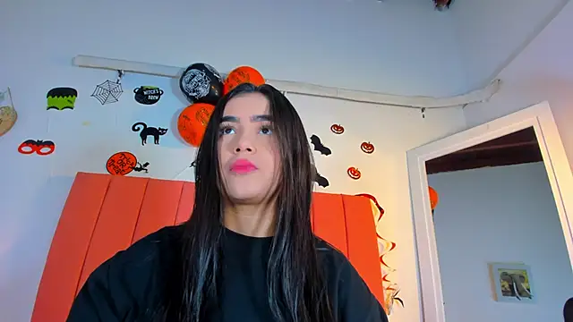 valen rose0 online show from 10/30/25, 12:06