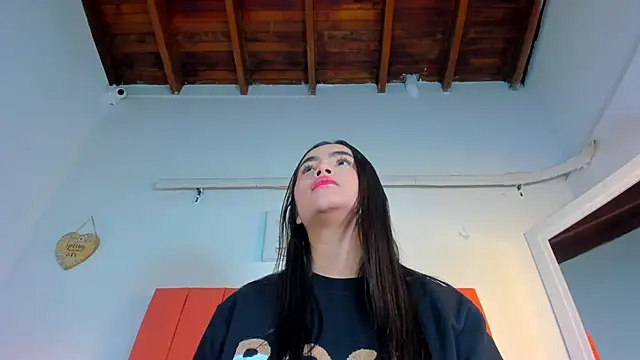 valen rose0 online show from 11/19/25, 12:05