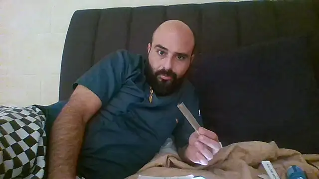 Snapshot of Denisilboss chatting on 03/28/26, 01:43 Denisilboss online show from 03/28/26, 01:43
