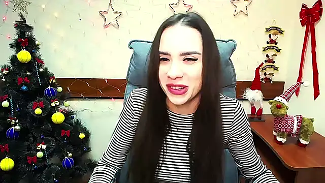 Snapshot of _your_fantasy_girl chatting on 12/20/24, 09:50 your fantasy girl online show from 12/20/24, 09:50