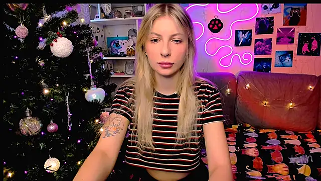 Maria Hunt online show from 12/28/24, 03:47