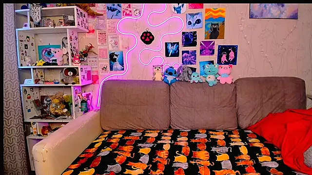 Maria Hunt online show from 01/14/25, 04:04