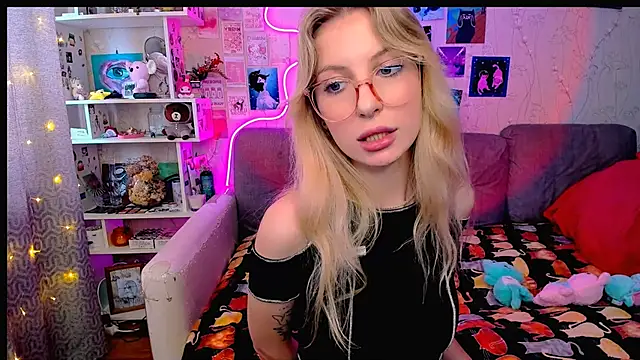 Maria Hunt online show from 01/25/25, 07:06