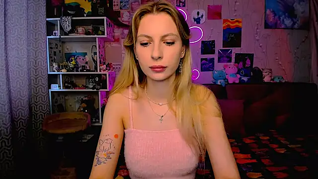 Maria Hunt online show from 03/22/25, 02:27