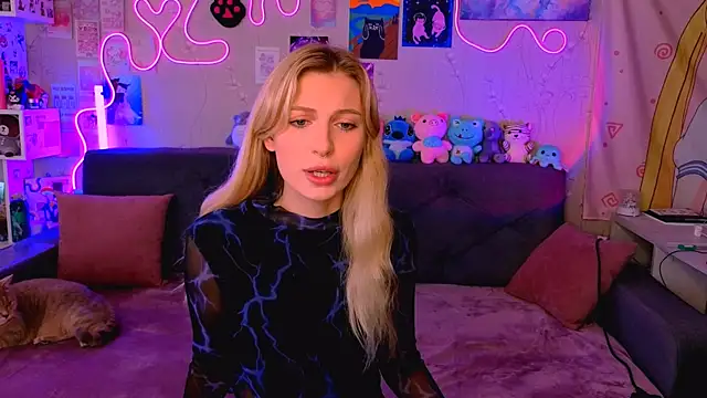 Maria Hunt online show from 09/18/25, 04:47